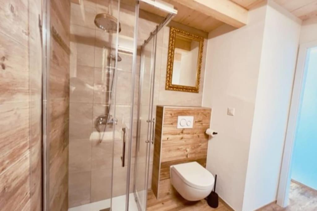 Chic Small New Apartment Up To 4 People, Pets Allowed Lens Exterior photo